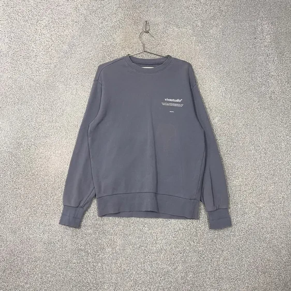 비바스튜디오 백프린팅 캐주얼 맨투맨 S 상품이미지1