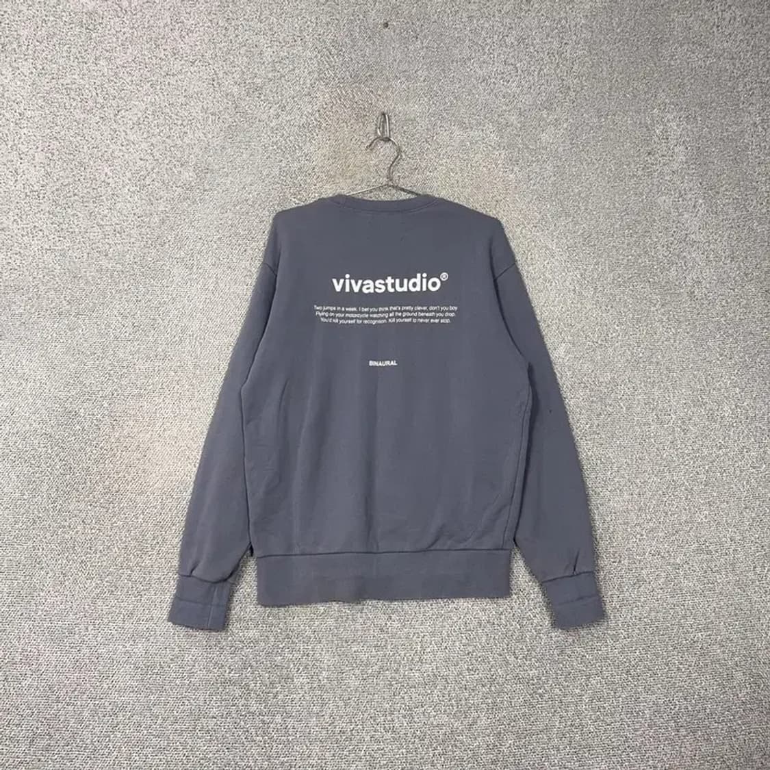 비바스튜디오 백프린팅 캐주얼 맨투맨 S 상품이미지2