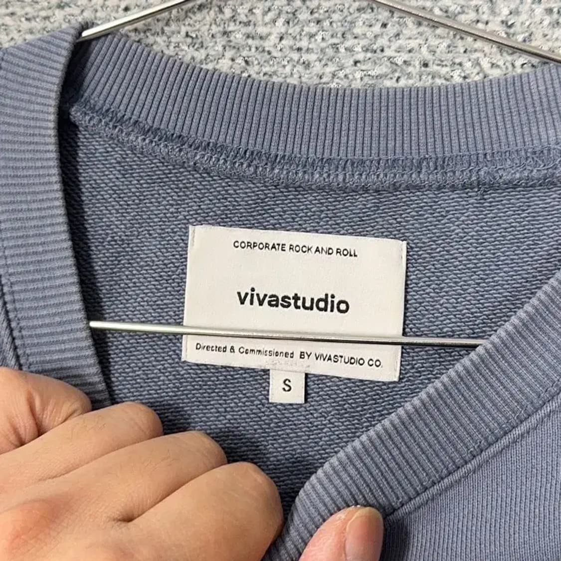 비바스튜디오 백프린팅 캐주얼 맨투맨 S 상품이미지3