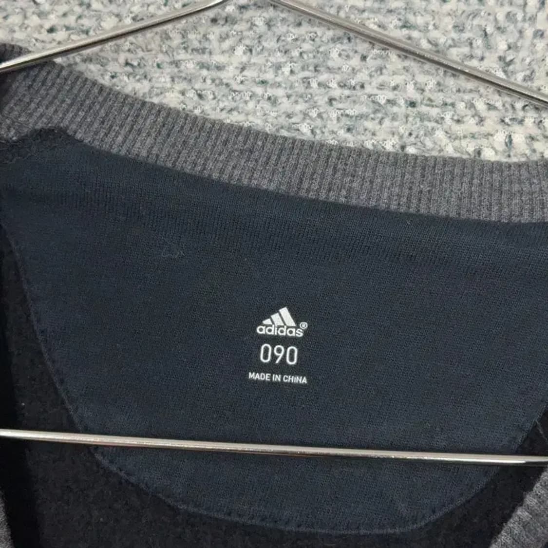 아디다스 빅로고 프린팅 네이비 맨투맨 90 상품이미지3