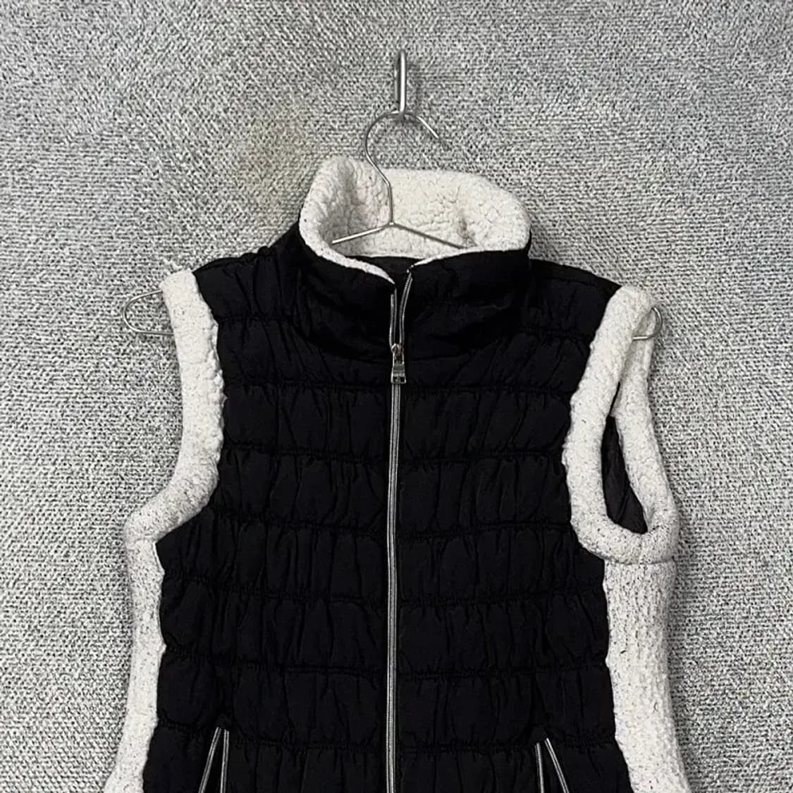캘빈클라인 양털 블랙 패딩 조끼 L 상품이미지3