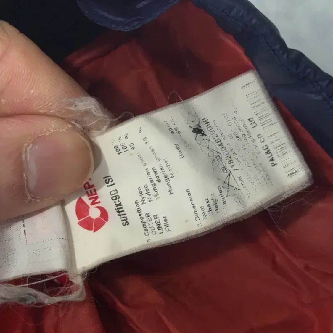 네파 로고 구스다운 네이비 경량 패딩 90 상품이미지3