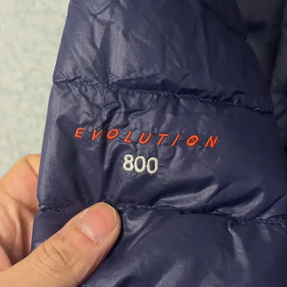 네파 로고 구스다운 네이비 경량 패딩 90 상품이미지4