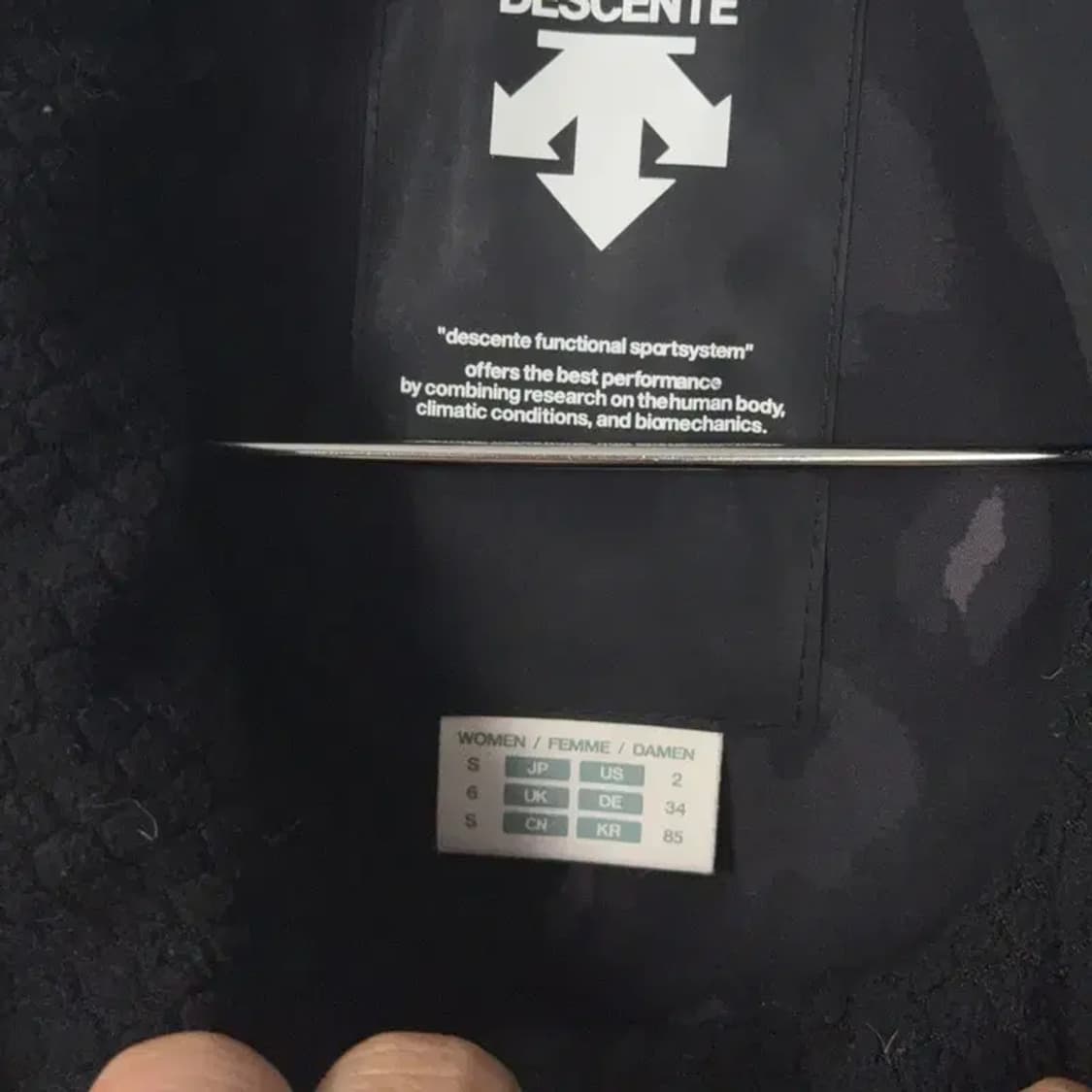 데상트 여성 로고 블랙 롱 패딩 조끼 S 상품이미지5