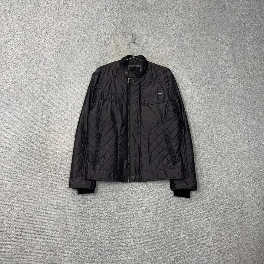 게스 남성 퀄팅 블랙 자켓 105 상품이미지1