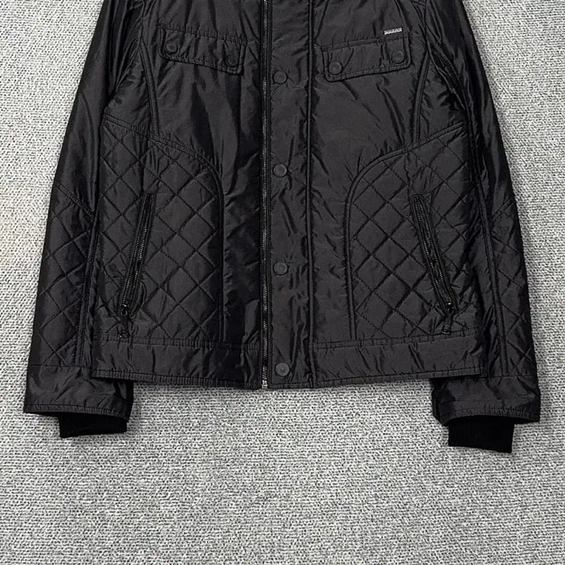 게스 남성 퀄팅 블랙 자켓 105 상품이미지4