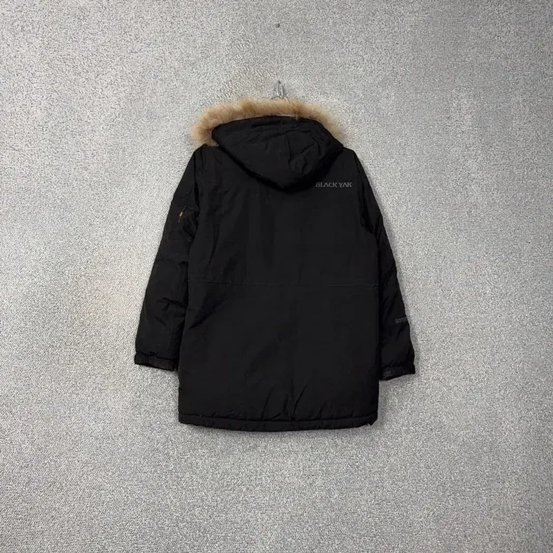 블랙야크 고어텍스 블랙 라쿤퍼 패딩 85 상품이미지2