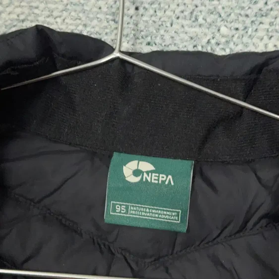 네파 블랙 로고 여성 거위털 경량 패딩 점퍼 95 상품이미지3