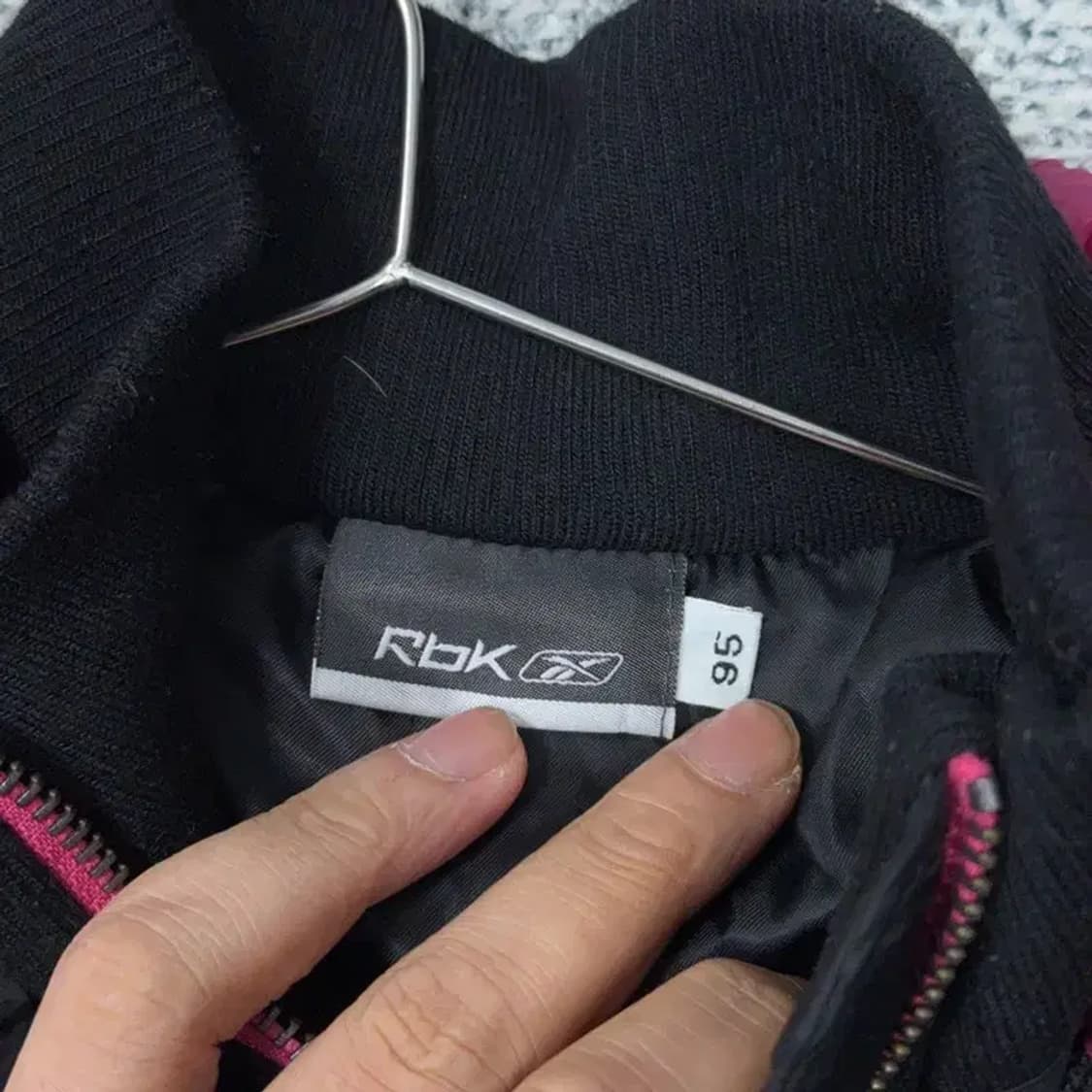 리복 블랙 핑크 포인트 경량 패딩 점퍼 95 상품이미지3