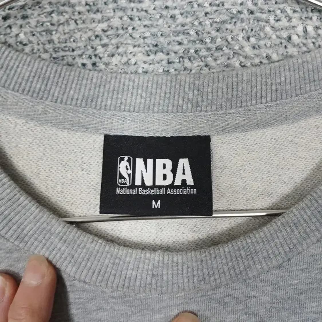 nba 프린팅 라이트 그레이 맨투맨 M 상품이미지3