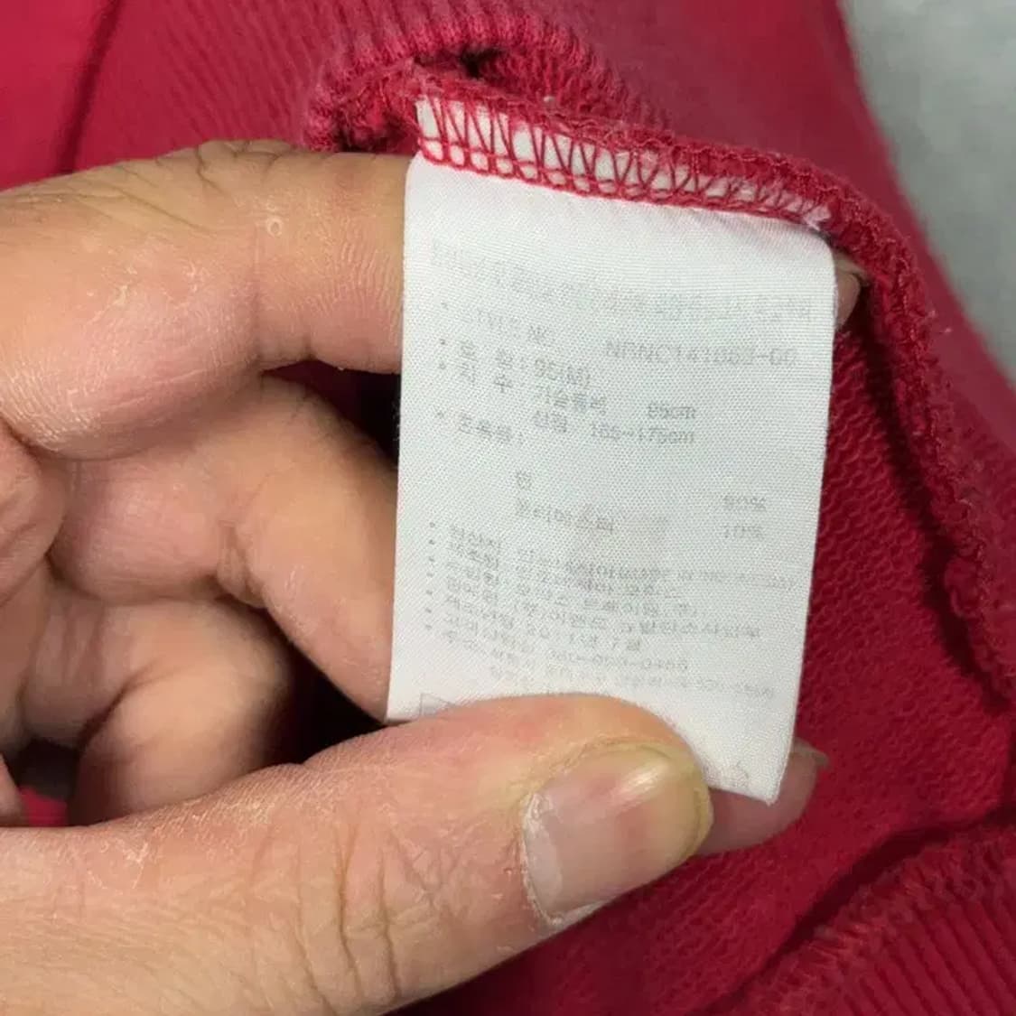 뉴발란스 프린팅 레드 맨투맨 95 상품이미지4