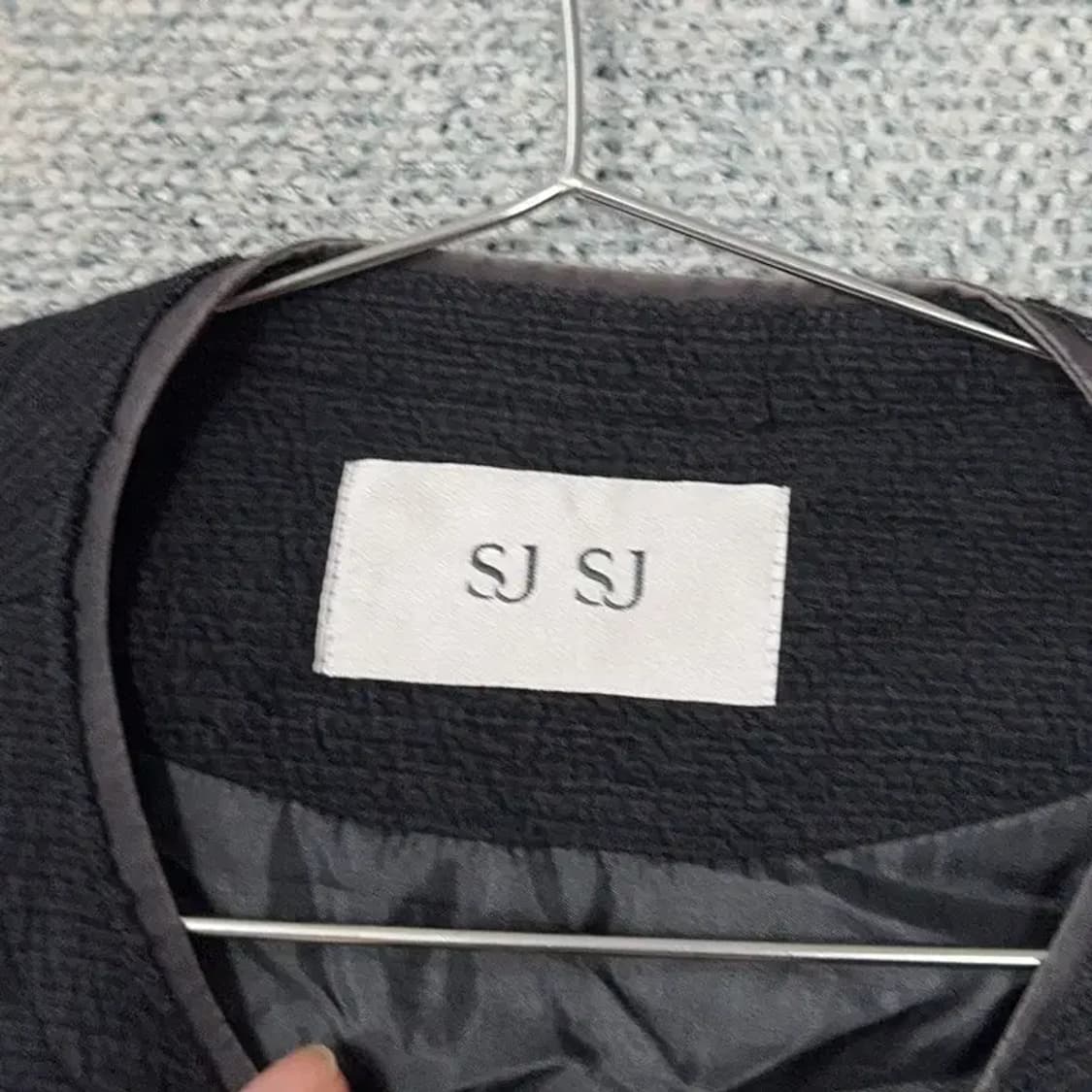 SJSJ 한섬 여성 빈티지 패치 포켓 블랙 자켓 76-90-155 상품이미지3