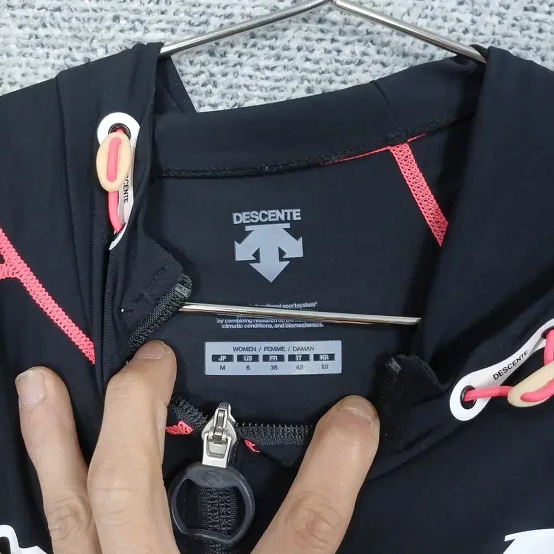 데상트 무브스포츠 프린팅 로고 기능성 후드집업 90 상품이미지3