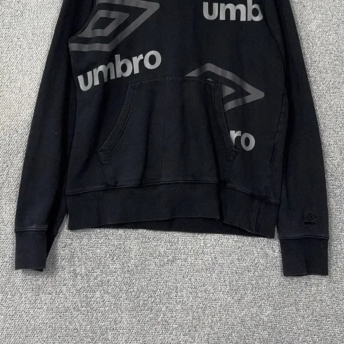 엄브로 멀티 로고 프린팅 블랙 후드티 XL 상품이미지4