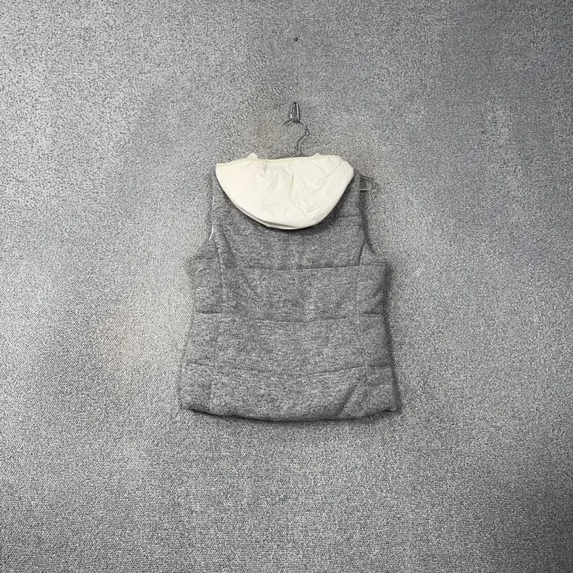 네파 패치 로고 라이트 그레이 패딩 조끼 M 상품이미지2