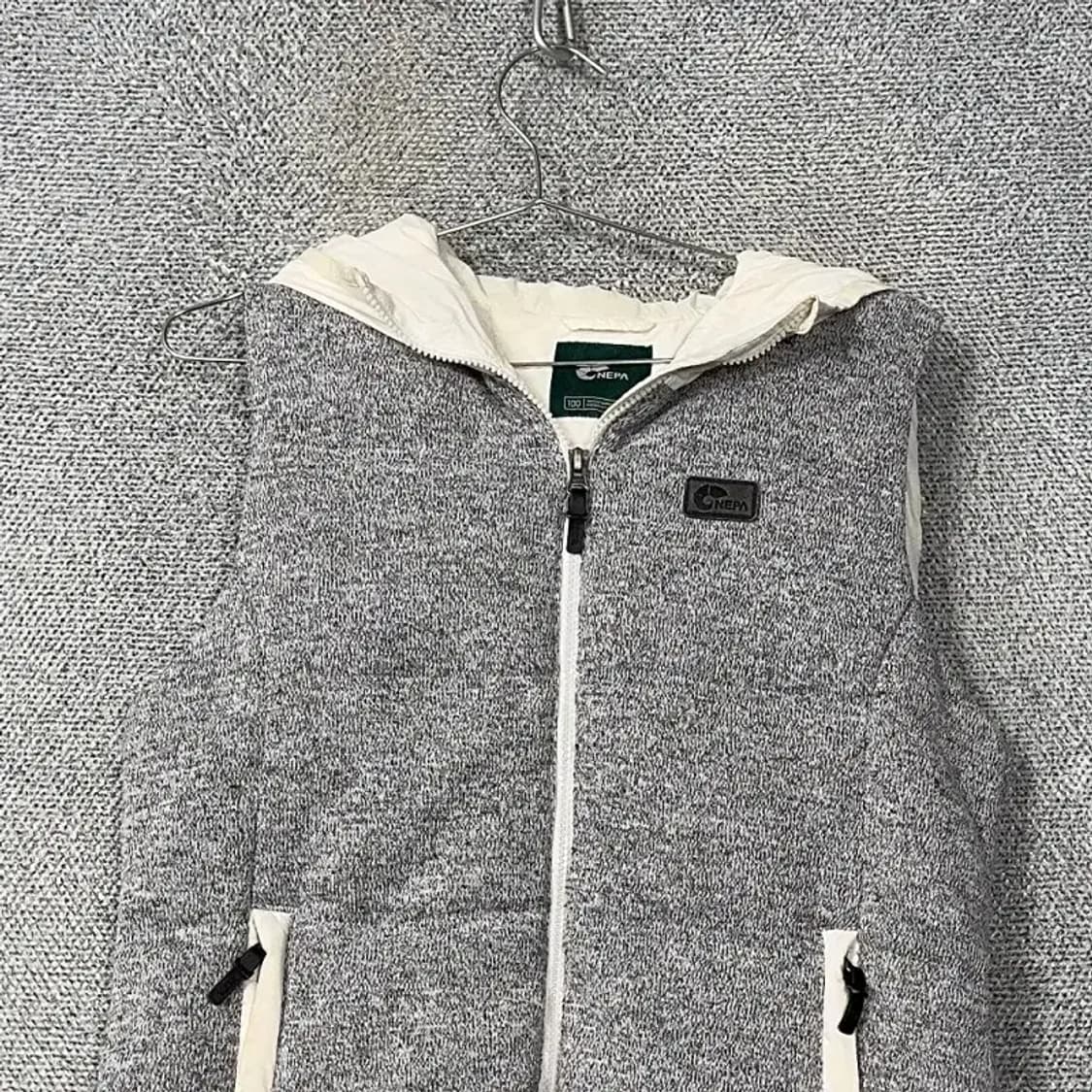 네파 패치 로고 라이트 그레이 패딩 조끼 M 상품이미지3