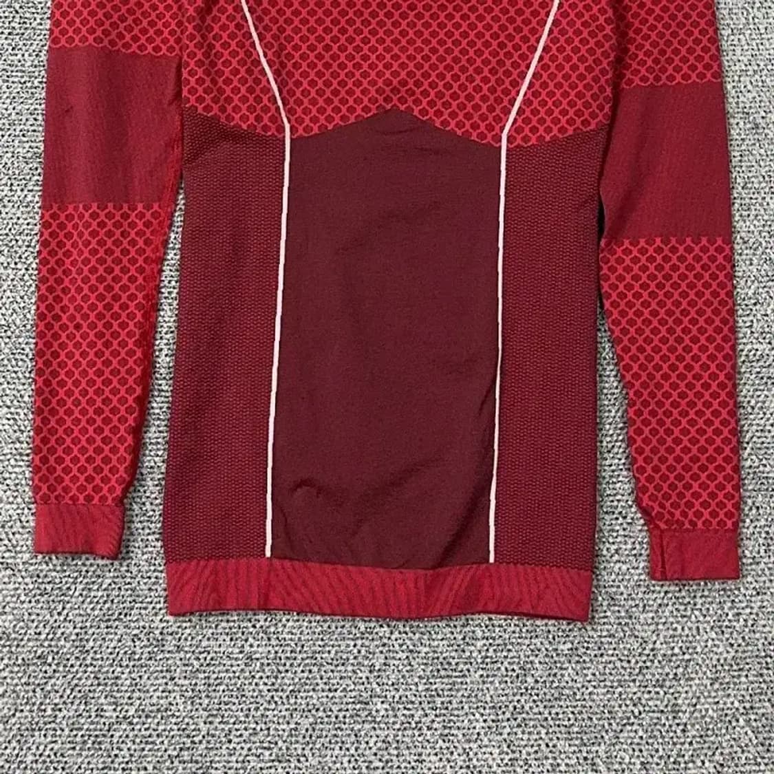 살로몬 레드 로고 기능성 반집업 긴팔티 S 상품이미지4