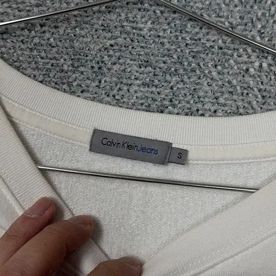 캘빈클라인 프린팅 화이트 롱 맨투맨 S 상품이미지3