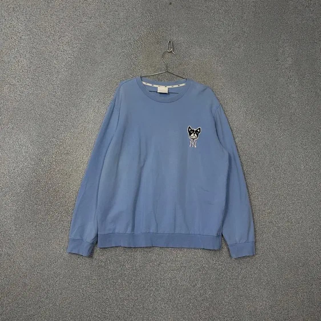 MLB 뉴욕양키즈 로고 라이트 블루 맨투맨 105 상품이미지1