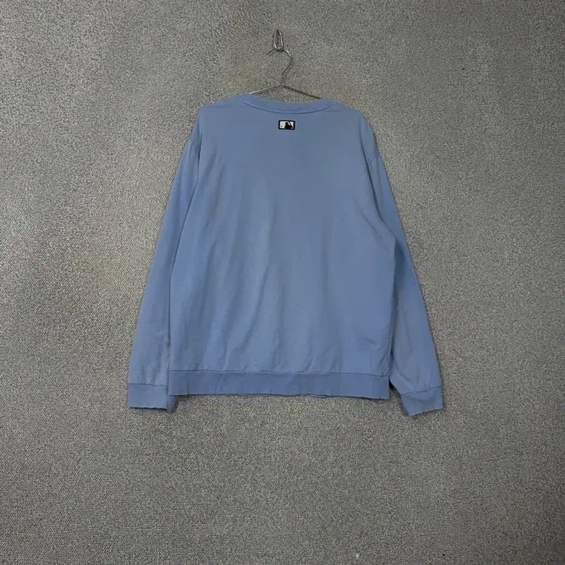 MLB 뉴욕양키즈 로고 라이트 블루 맨투맨 105 상품이미지2