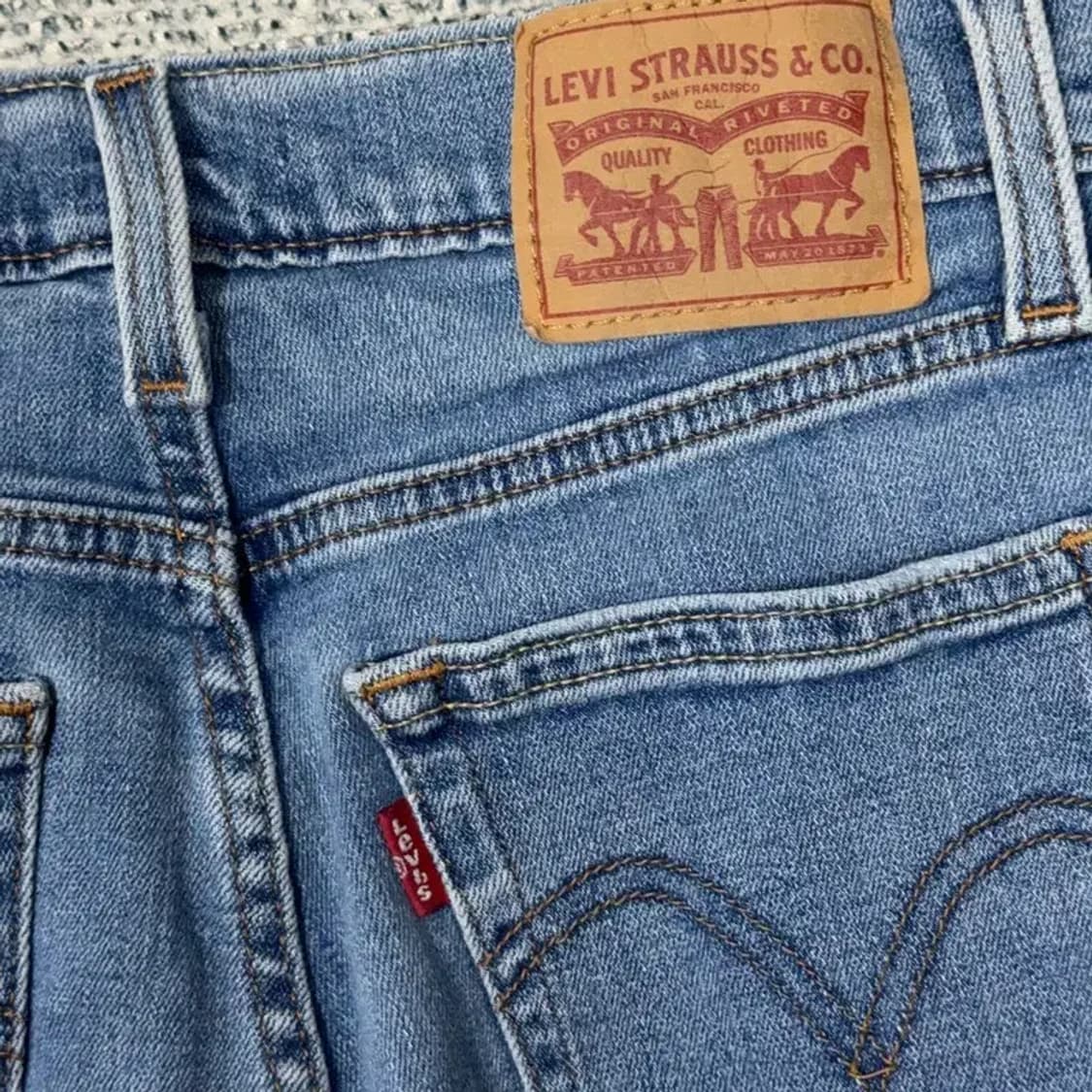 리바이스 여성 캐주얼 배기핏 연청바지 W25 L30 상품이미지6