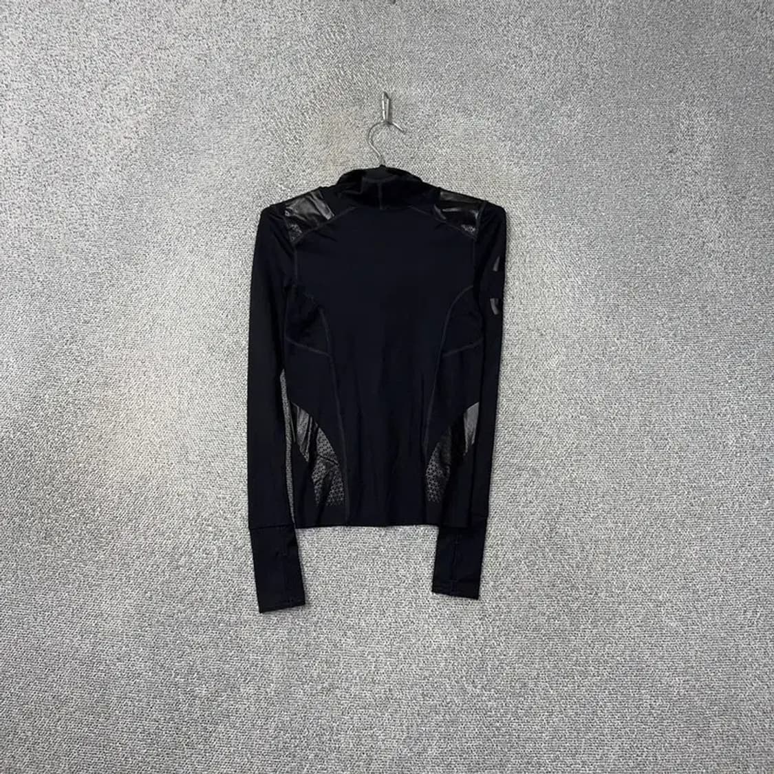 언더아머 블랙 기능성 운동 긴팔티 S-M 상품이미지1