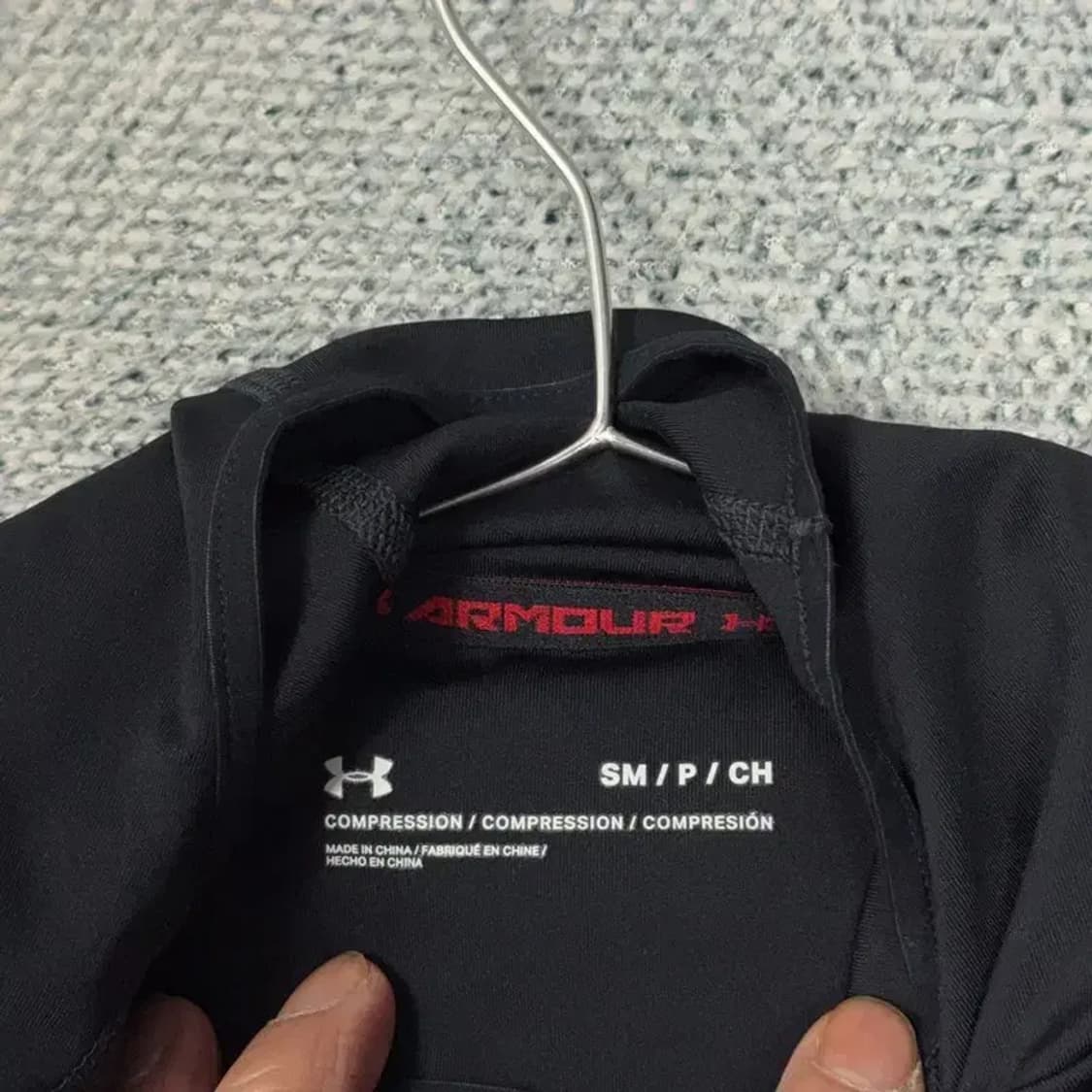 언더아머 블랙 기능성 운동 긴팔티 S-M 상품이미지5