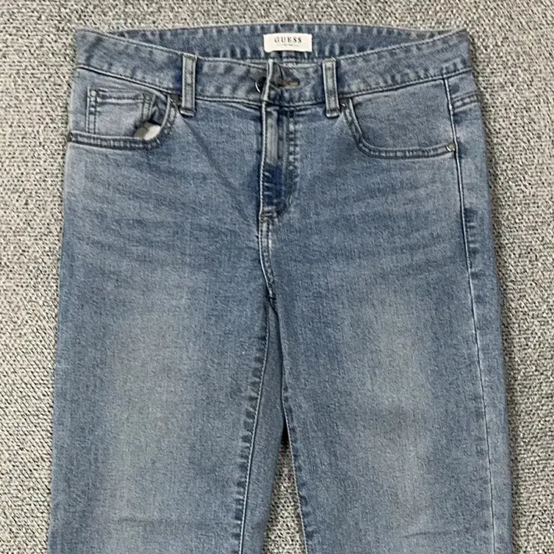 게스 삼각로고 여성 캐주얼 연청바지 데님팬츠 27 상품이미지3