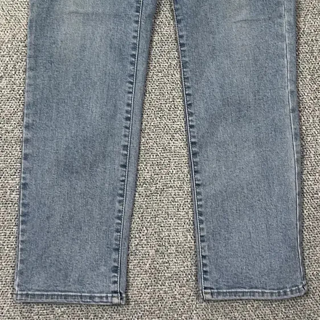 게스 삼각로고 여성 캐주얼 연청바지 데님팬츠 27 상품이미지4