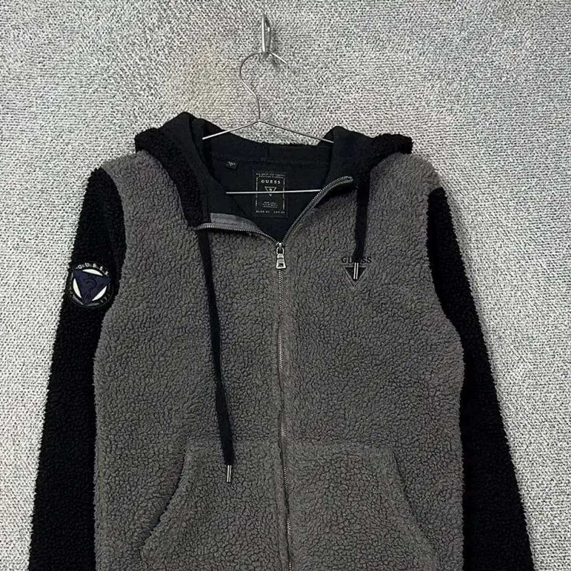 게스 로고 단가라 양털 뽀글이 후드집업 S 상품이미지3