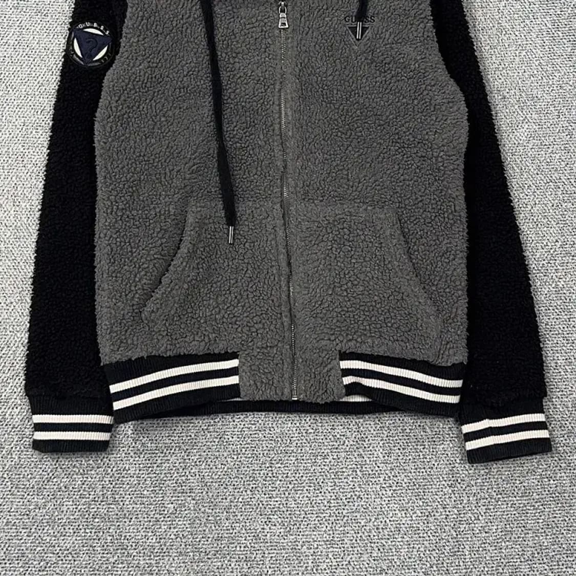 게스 로고 단가라 양털 뽀글이 후드집업 S 상품이미지4