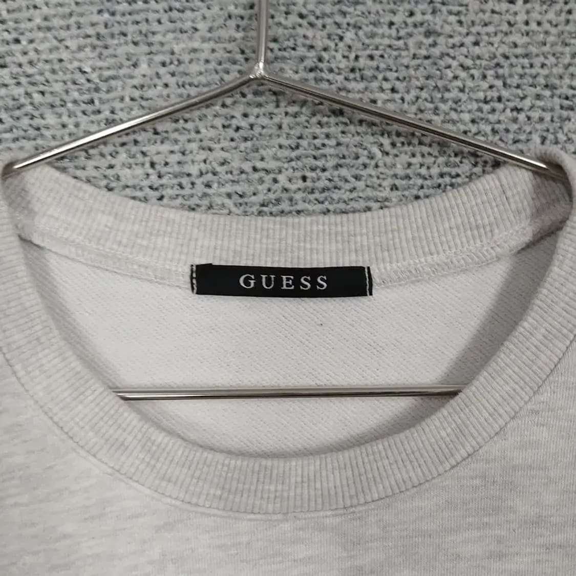 게스 삼각로고 라이트 그레이 맨투맨 XL 상품이미지3