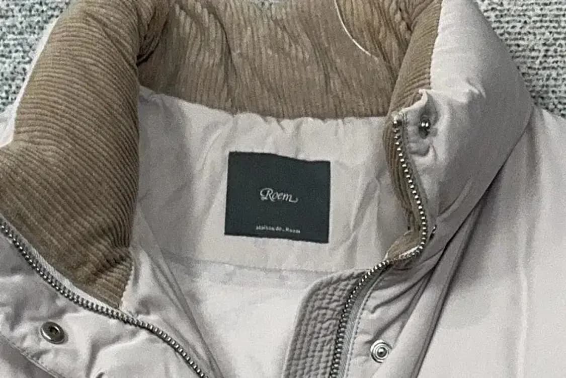 로엠 라이트 그레이 오버핏 푸퍼 패딩 91-101-165 상품이미지5