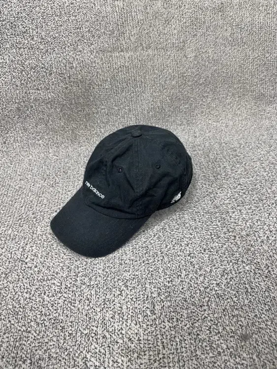 뉴발란스 블랙 로고 볼캡 F 상품이미지3