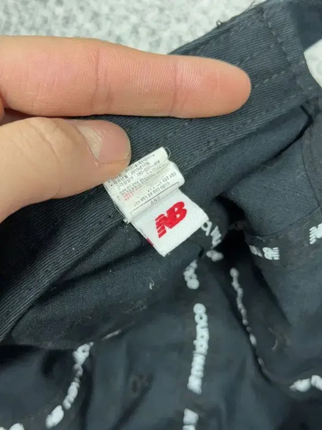 뉴발란스 블랙 로고 볼캡 F 상품이미지7