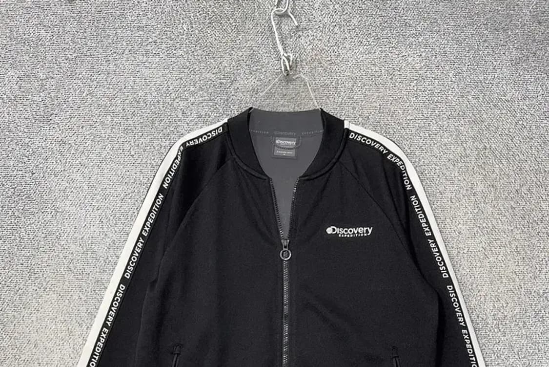 디스커버리 블랙 로고 집업 95 상품이미지3