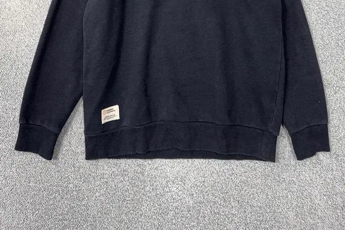 내셔널지오그래픽 네이비 로고 완장 맨투맨 XL 상품이미지4