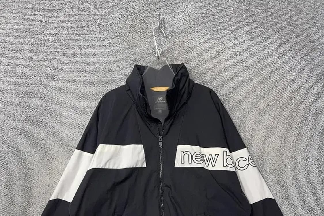 뉴발란스 프린팅 블랙 나일론 바람막이 자켓 L 상품이미지3