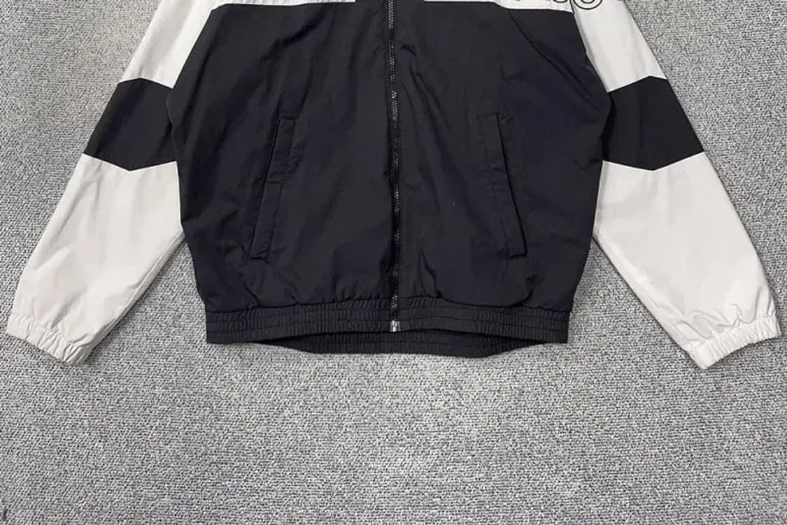 뉴발란스 프린팅 블랙 나일론 바람막이 자켓 L 상품이미지4