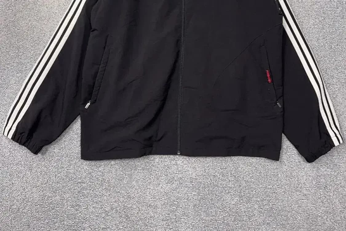 아디다스 블랙 로고 삼선 바람막이 110 상품이미지4