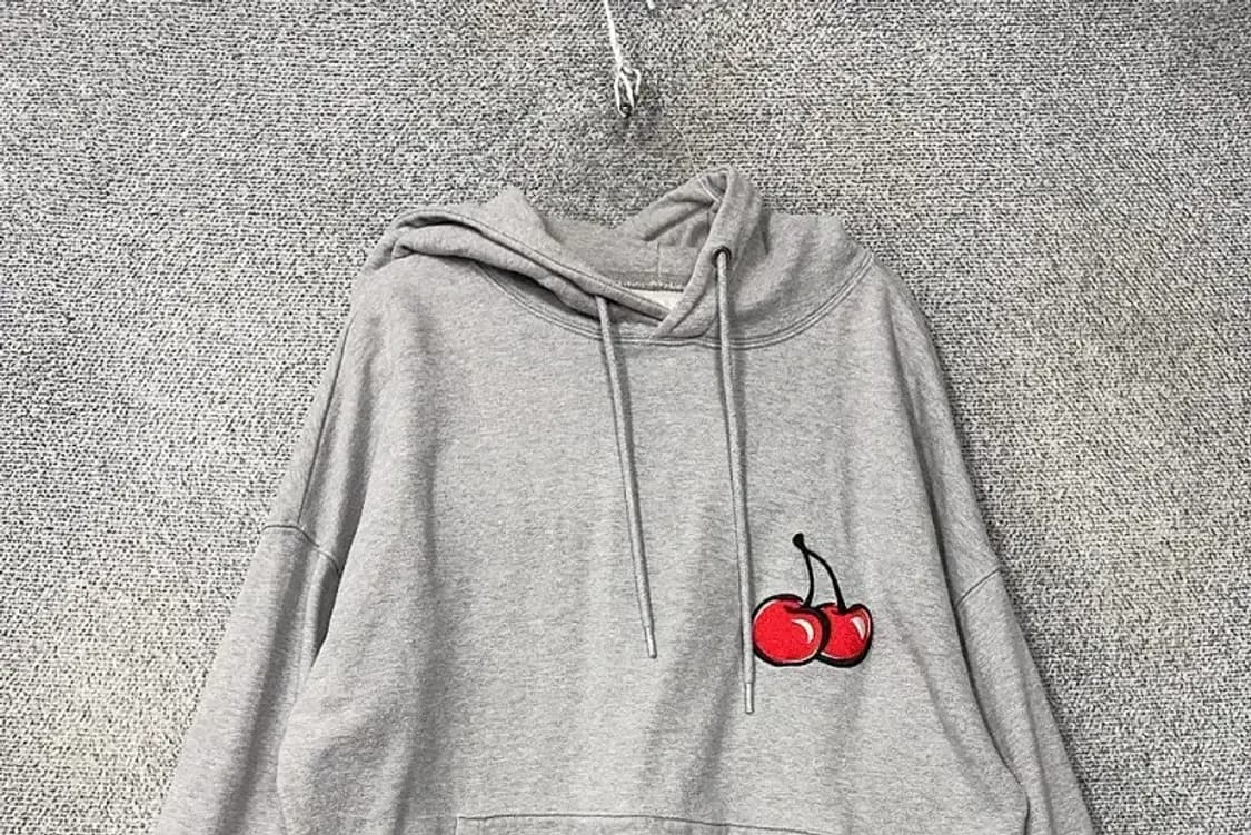 키르시 라이트 그레이 로고 오버핏 후드티 1 상품이미지3
