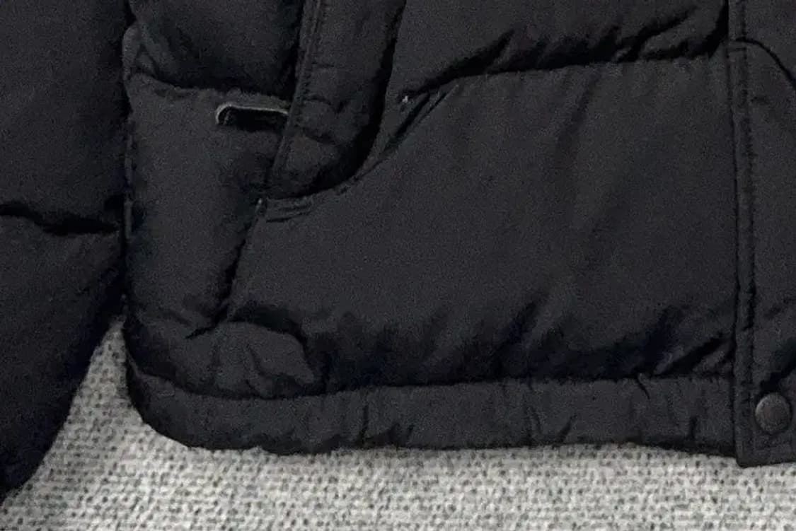 뉴발란스 블랙 로고 다운 패딩 M 상품이미지6