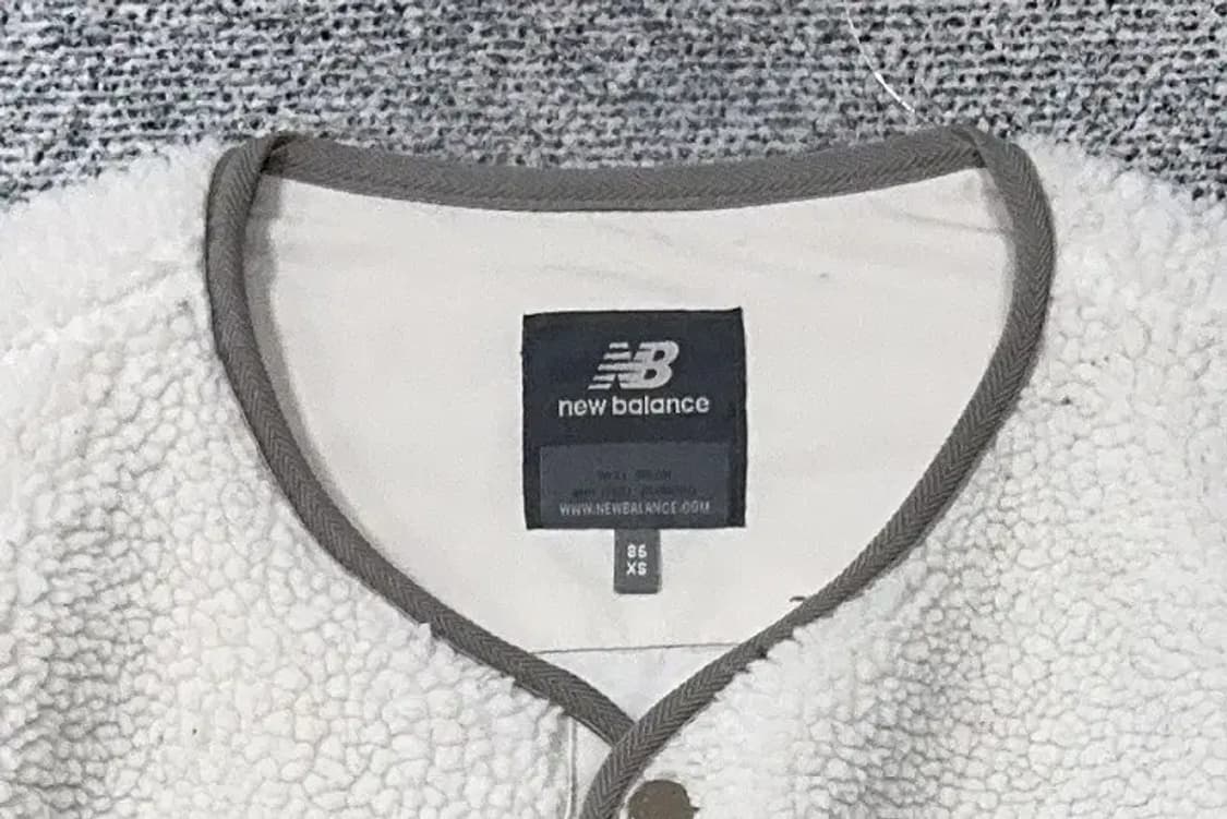 뉴발란스 화이트 뽀글이 후리스 85(XS) 상품이미지5