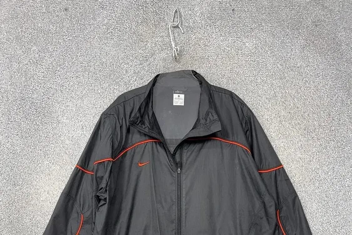 나이키 블랙 로고 기능성 바람막이 M 상품이미지3