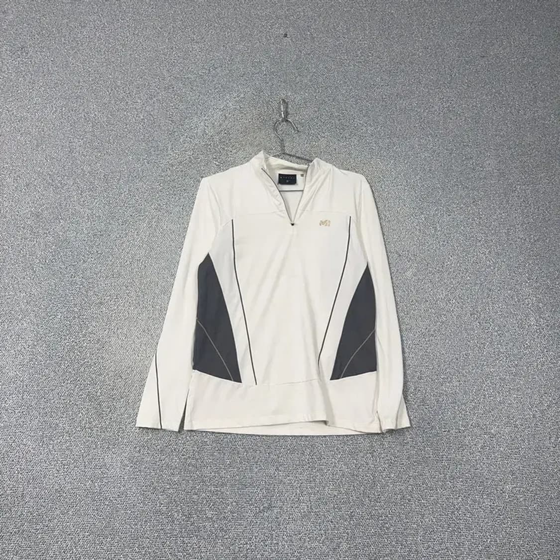 밀레 로고 반집업 기능성 긴팔티 95 상품이미지1