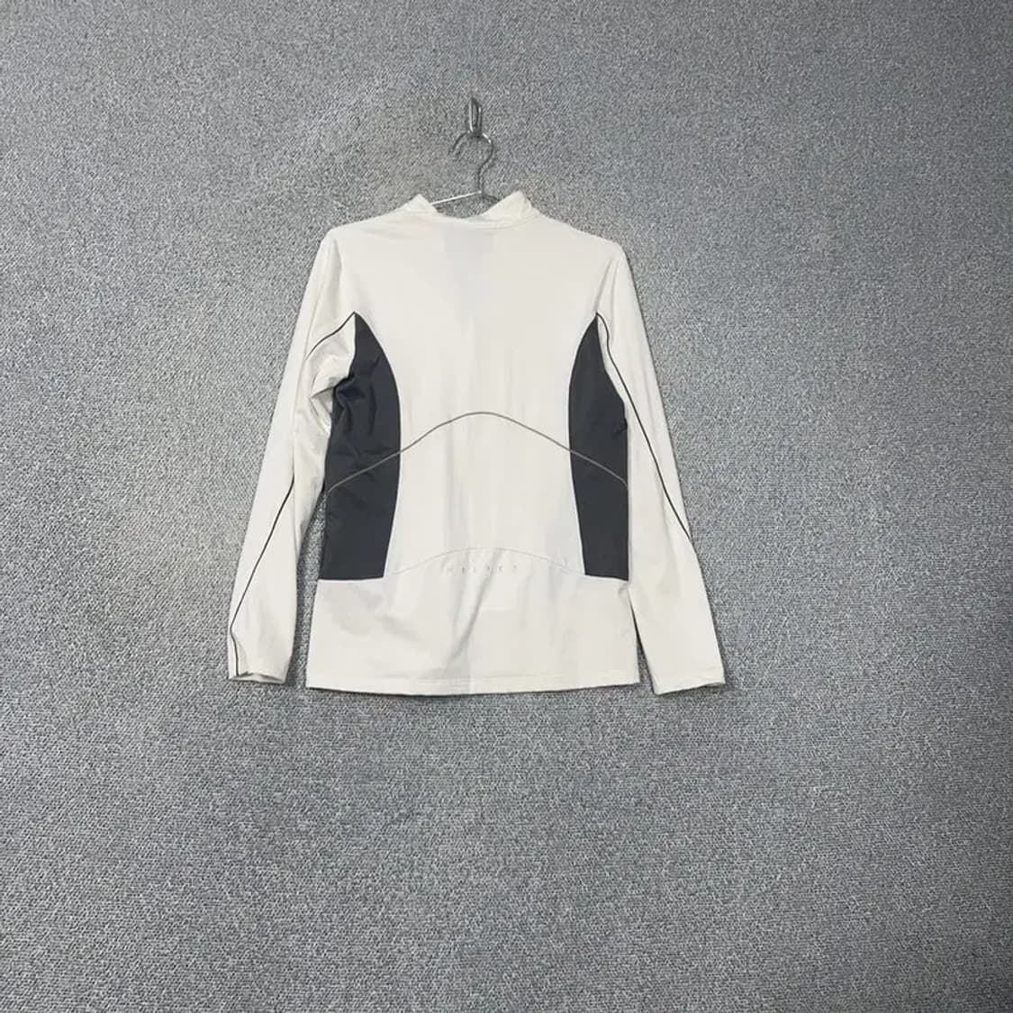 밀레 로고 반집업 기능성 긴팔티 95 상품이미지2