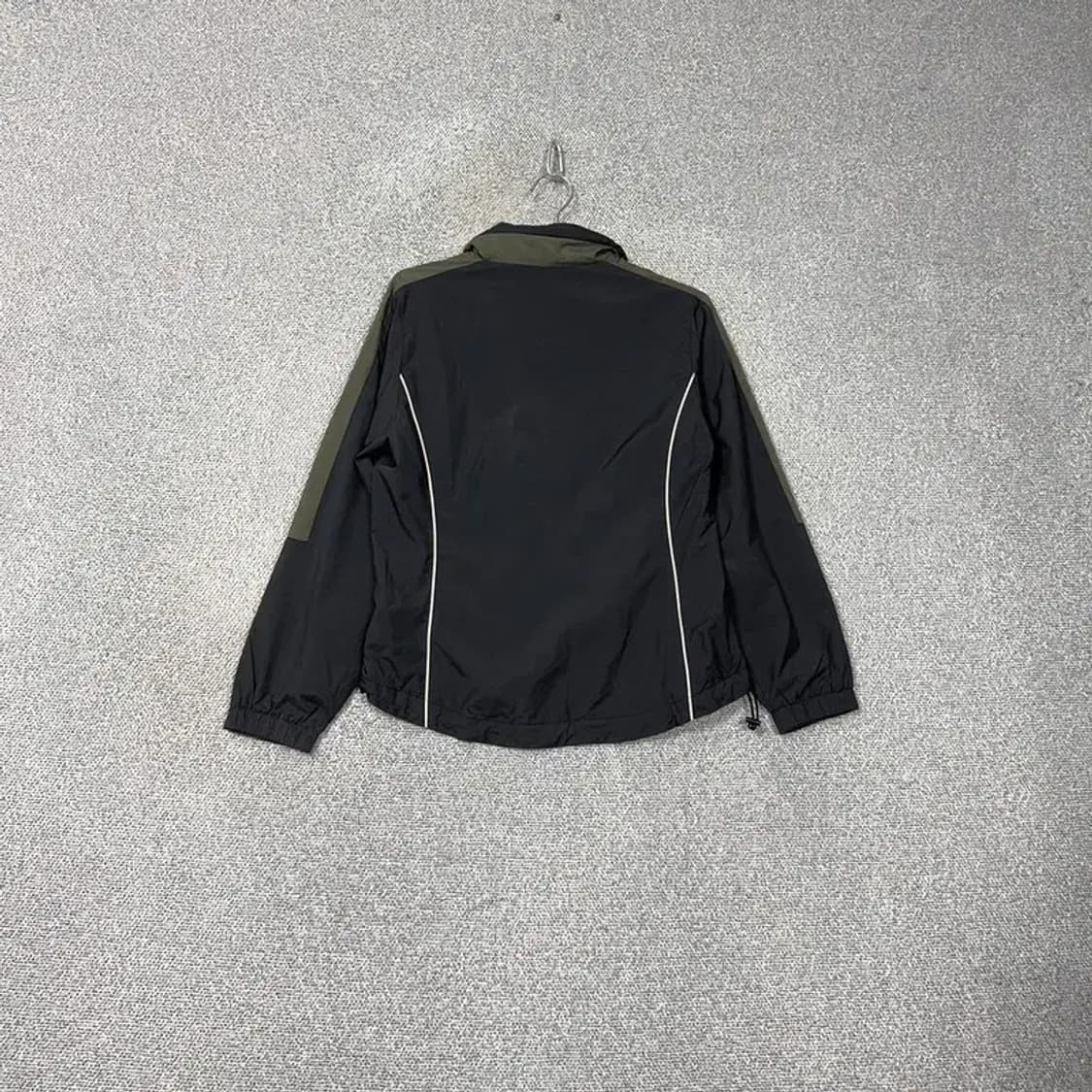 나이키 여성 블랙 바람막이 M 상품이미지2