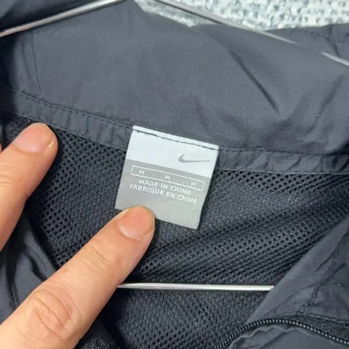 나이키 여성 블랙 바람막이 M 상품이미지3