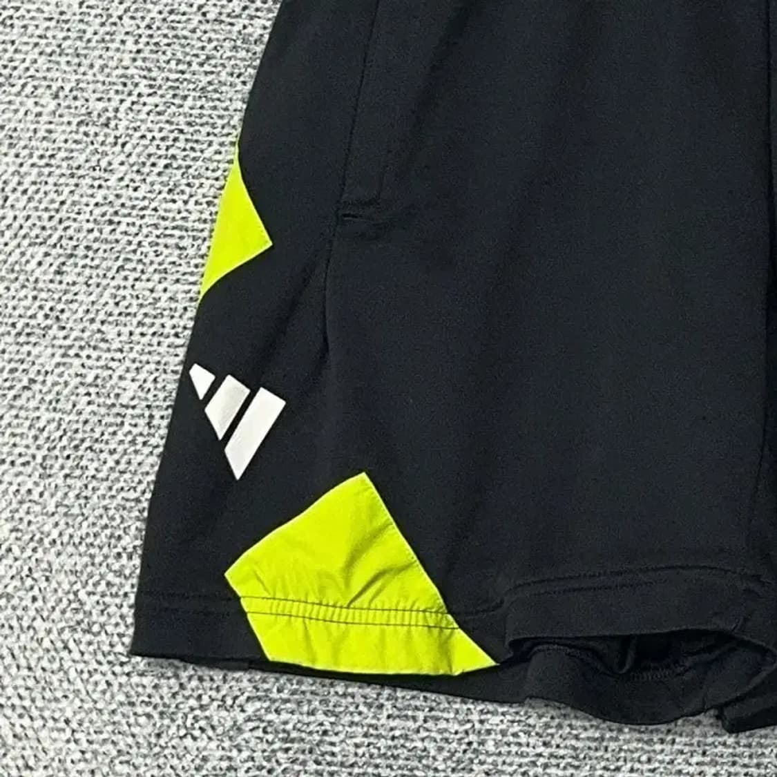 아디다스 기능성 반바지 XS 상품이미지3