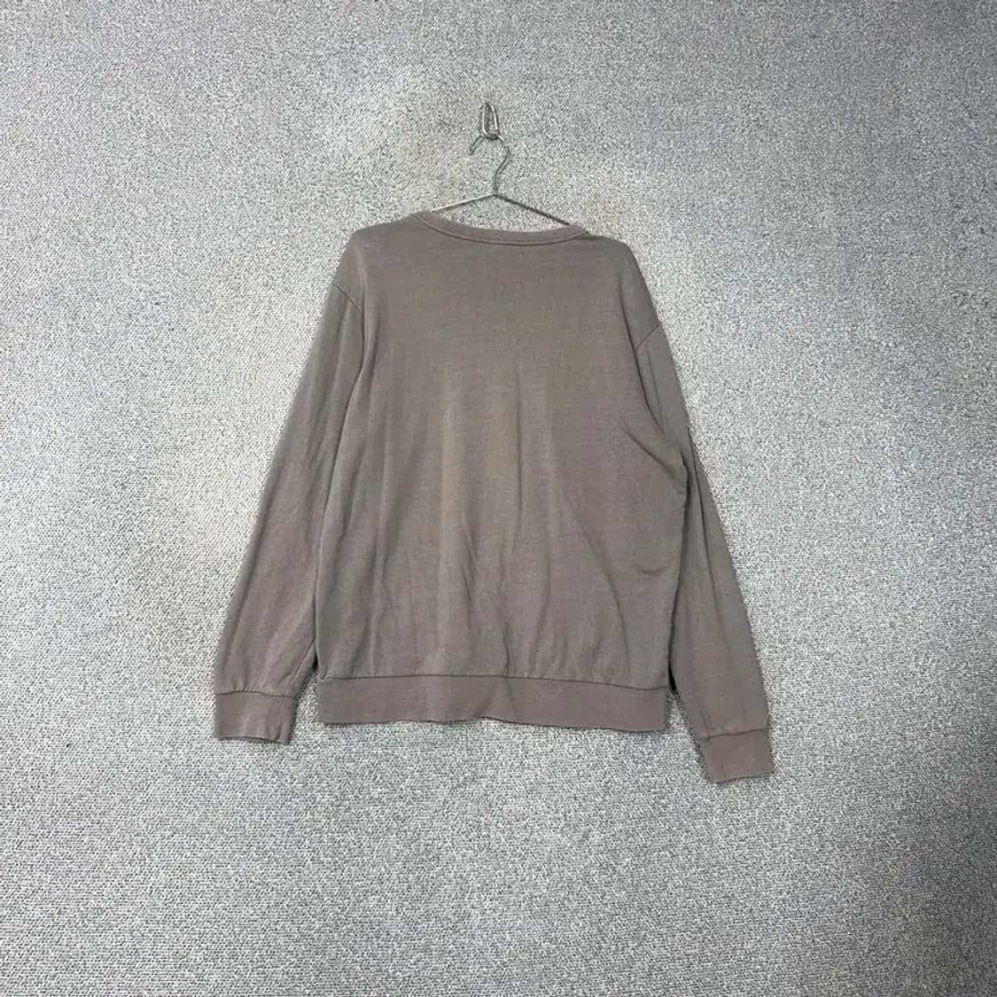 데상트 프린팅 그레이 맨투맨 XL 상품이미지2